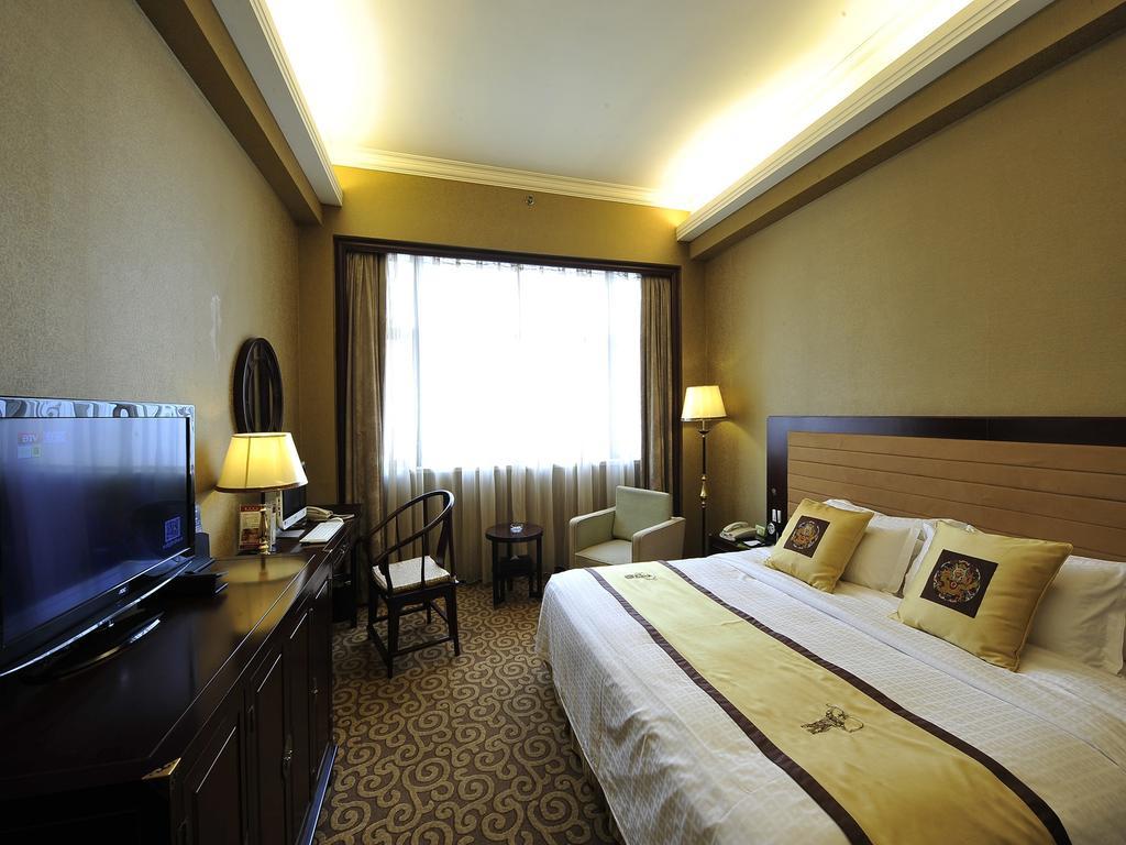 Отель Jianguo Qianmen Пекин Экстерьер фото